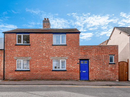 Refurbishment/development opportunity at 2 Halls Lane, Brackley, NN13 6AN